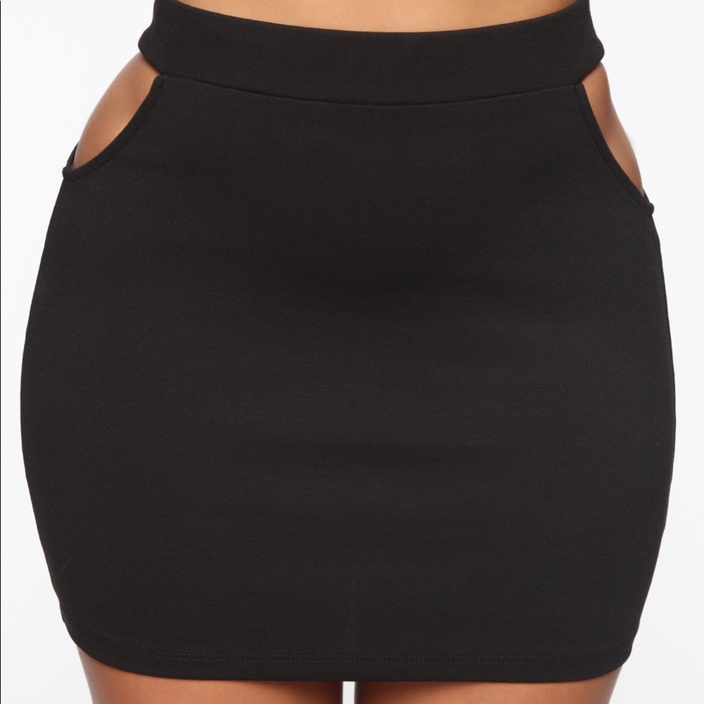 Fashion Nova Hips Swing Mini Skirt - Black NEW